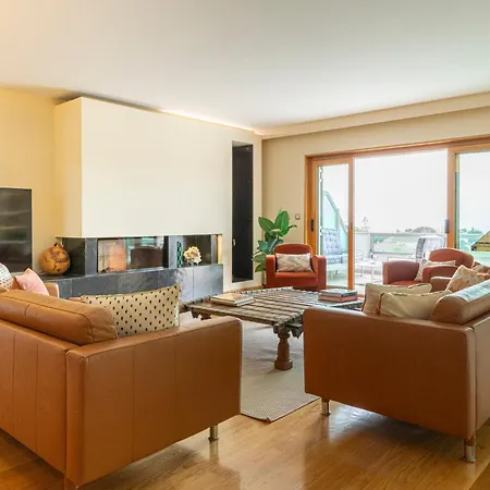 Apartment Queens By Cadenzalux *