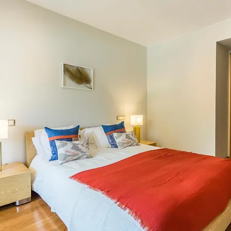 Queens By Cadenzalux Apartment
